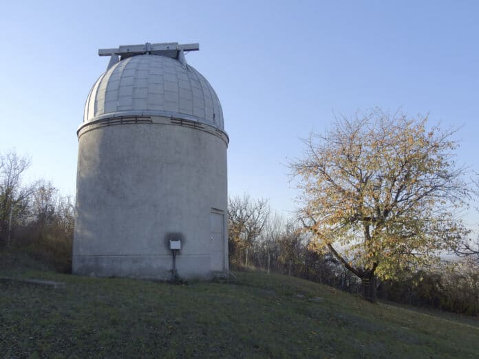Hvezdáreò a planetárium budova exteriér