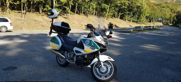 polícia, motorka
