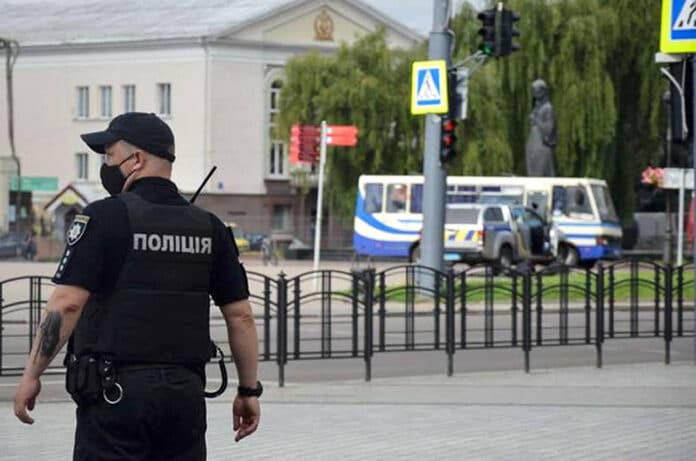 V meste Luck zadriava mu v autobuse 20 ¾udí, Ukrajina, rukojemník