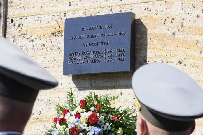 Spomienka na obete okupácie Èeskoslovenska vojskami Varavskej zmluvy
