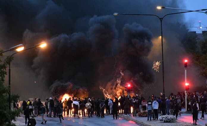 V Malmö spálili Korán, vypukli nepokoje