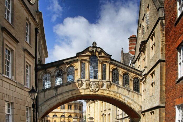 bridge-of-sighs-oxford-england-stockpack-pixabay.jpg bridge of sighs, oxford, england