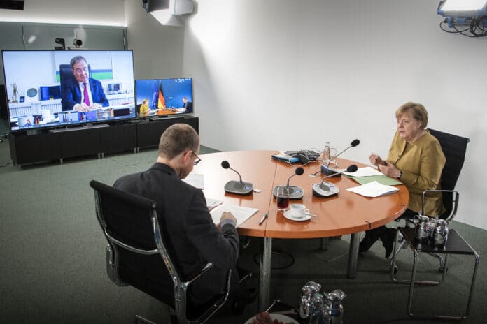 Angela Merkelová, Michael Müller videokonferencia s premiérmi 16 spolkových krajín rokovanie o karanténnych opatreniach