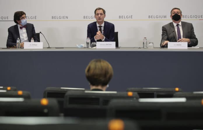 Belgicko uvo¾òuje urèité pandemické pravidlá, ale zostáva prísne v otázke Vianoc