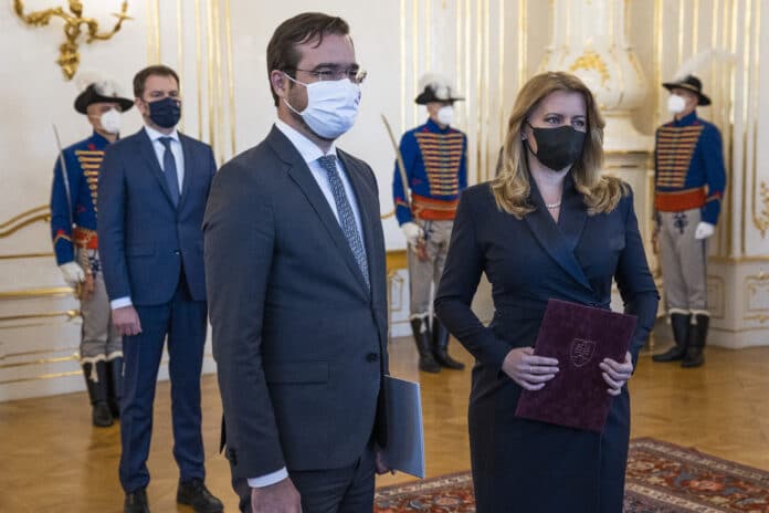 Prezidentka: Demisia M. Krajčího