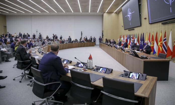 ministri zahraničných vecí krajín Severoatlantickej aliancie zasadnutie