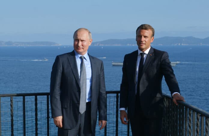 Emmanuel Macron, Vladimir Putin