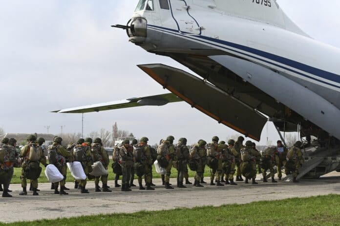 Rusko v piatok ukončí vojenské cvičenia pri hraniciach s Ukrajinou