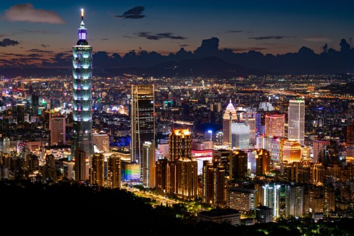 Taiwan, Ilustračná snímka Foto: (Pixabay).jpg cityscape, city, city lights
