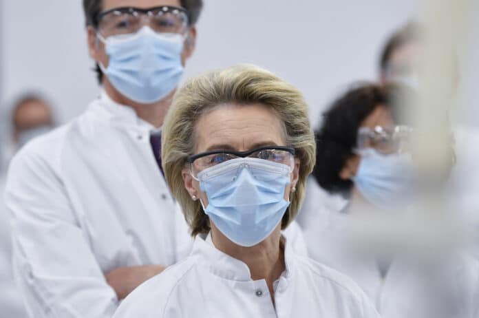 Ursula von der Leyenová závod farmaceutická spoloènos Pfizer