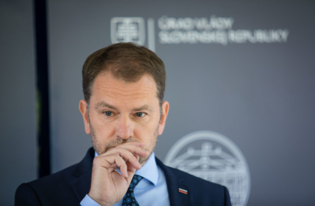 Koľko zaplatí štát seniorom za očkovanie proti koronavírusu? Matovič musí vytiahnuť najmenej 142 miliónov eur