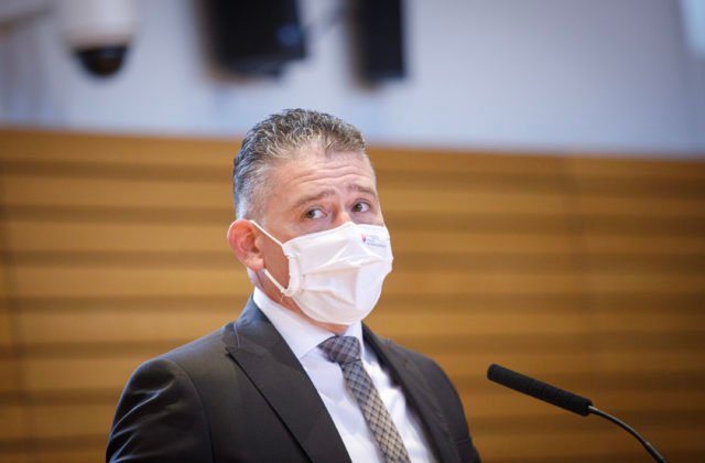 Mikulec ocenil postoj zatknutých záchranárov a ubezpečuje