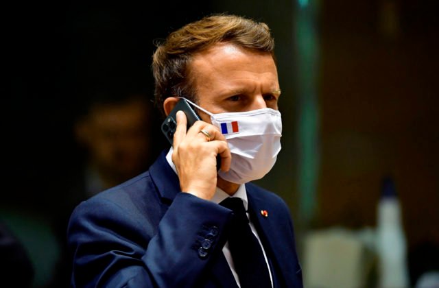 Macron a Scholz telefonovali s Putinom