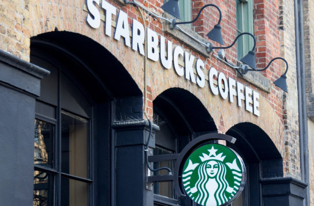 Firma Starbucks dosiahla za tretí kvartál rekordné tržby