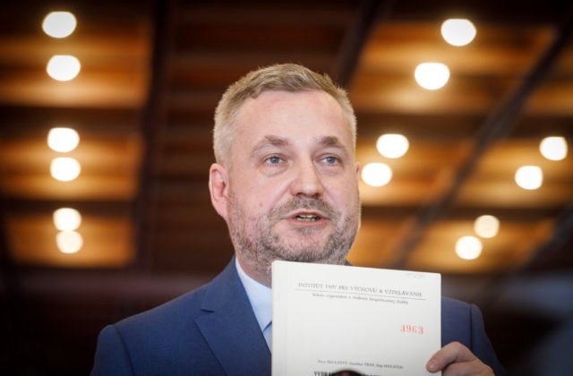Dostál: Ak bude prezident Zeman trvať na tom
