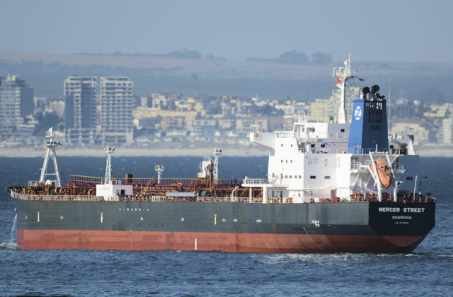 Okolnosti útoku na tanker v Arabskom mori sú nejasné