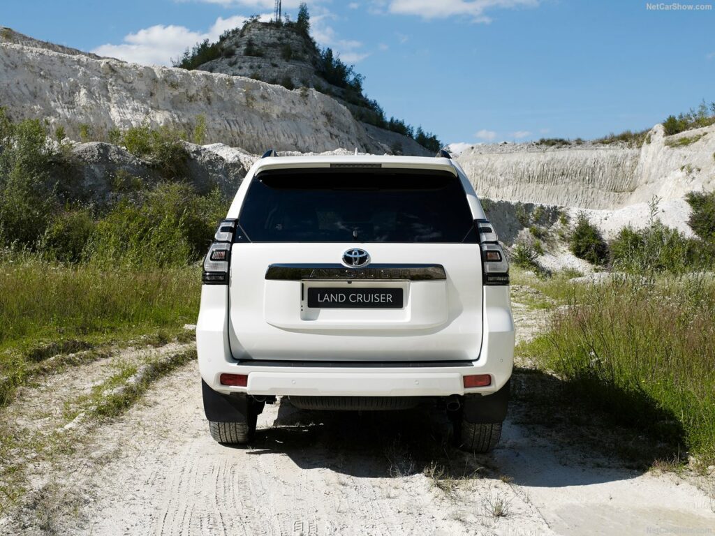 - 3 1024x768 - Toyota Land Cruiser 150: Vynovená klasika