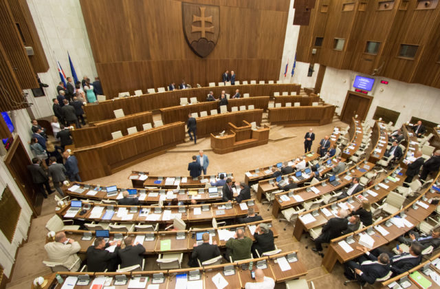 Parlament svoje dvere pre verejnosť tento rok neotvorí