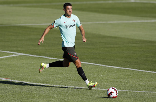 Ukončí Ronaldo reprezentačnú kariéru po MS v Katare? Prevzal si ocenenie pre najlepšieho strelca histórie