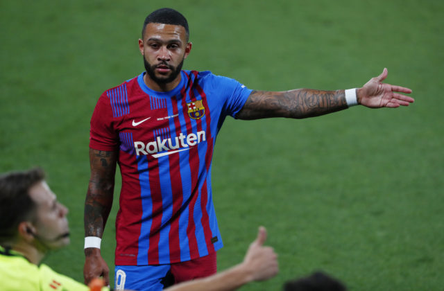 Barcelona môže v La Lige využiť služby Memphisa Depaya a ďalších dvoch hráčov