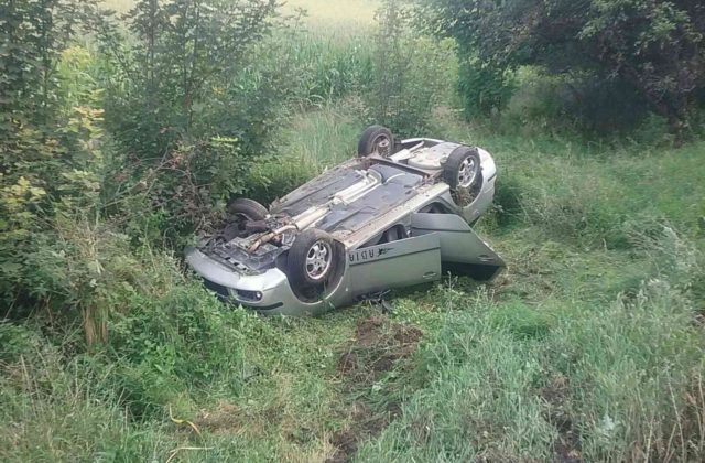 Hasiči zasahovali pri nehode troch áut