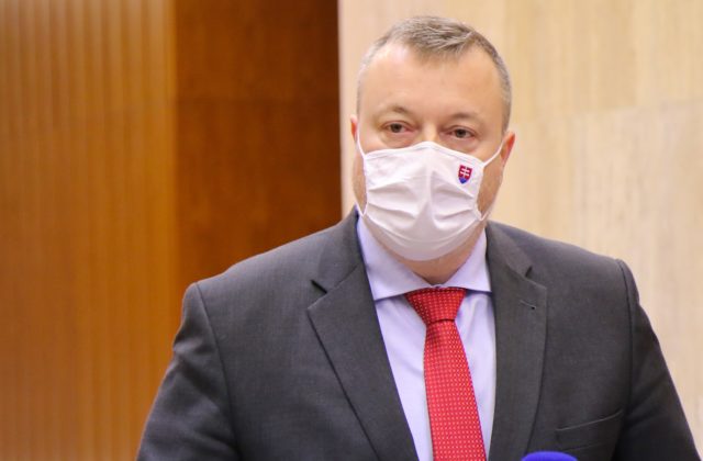 Sme rodina odmietlo komentovať obvinenia Fica a Kaliňáka