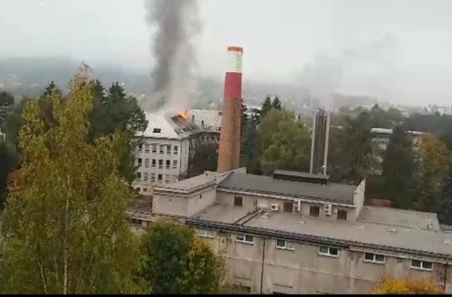 V Ružomberku horela strecha chirurgického pavilónu