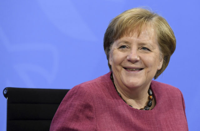 Merkelová je zmierená s odchodom z funkcie a politiky