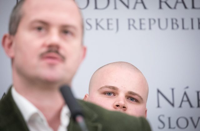 Naď podal trestné oznámenie na Kotlebu a Mazureka