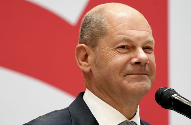 Nemecko vycvičí brigádu 5-tisíc ukrajinských vojakov. Taktika spálenej zeme Rusku nepomôže vyhrať vojnu