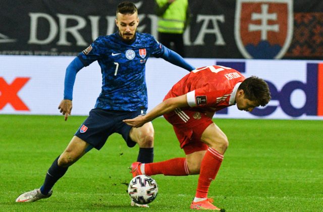 Zraneného Patrika Hrošovského nahradil v nominácii na zápasy so Slovinskom a Maltou Jakub Hromada