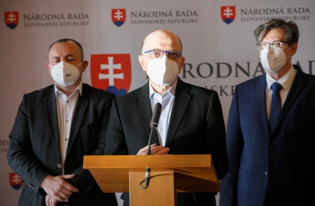 Baránik a ďalší vládni poslanci sa pre paragraf 363 Trestného poriadku obrátili na ústavný súd (video)