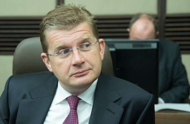 Obvinený príbuzný exministra Žigu tvrdí