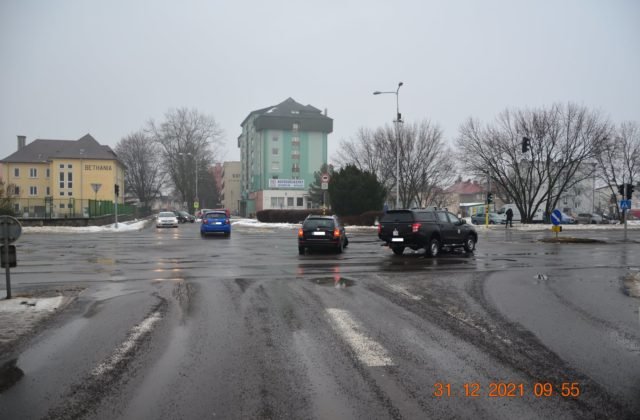 Polícia žiada verejnosť o pomoc pri objasnení silvestrovskej dopravnej nehody (foto)
