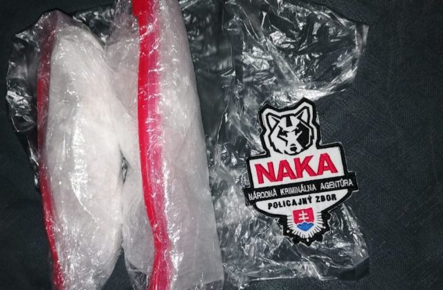 Policajti NAKA zadržali pri Zvolene dílera drog