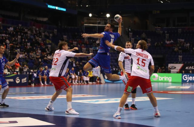 Slováci v úvodnom zápase ME v hádzanej vysoko prehrali v Košiciach s Nórskom