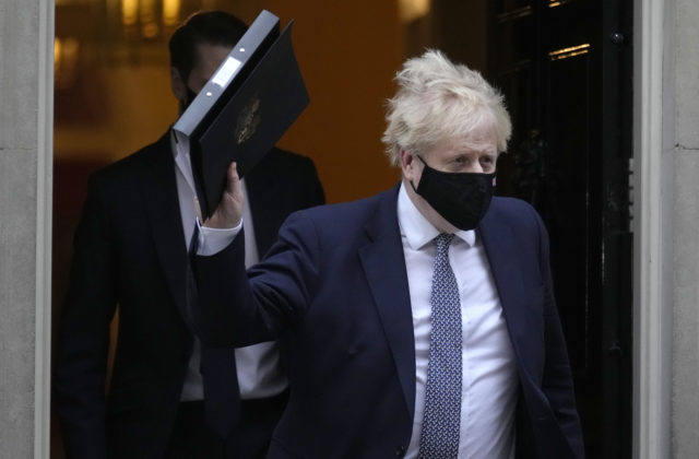 Johnson už dostal správu z vyšetrovania