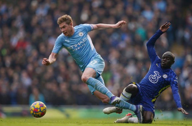 Manchester City zvíťazil v šlágri Premier League nad FC Chelsea a má pred ňou náskok 13 bodov
