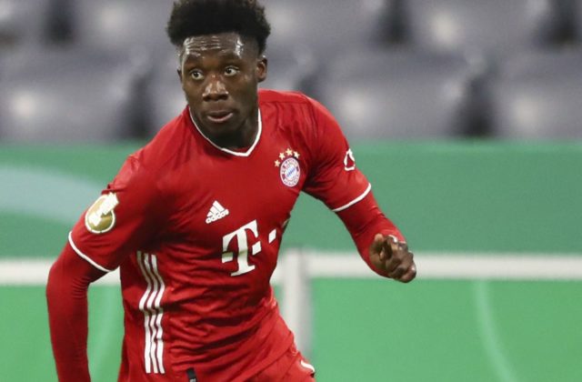 Obranca Bayernu má po prekonaní koronavírusu problémy so srdcom
