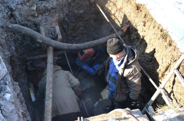 Havária potrubia odstavila polovicu sídliska v Humennom