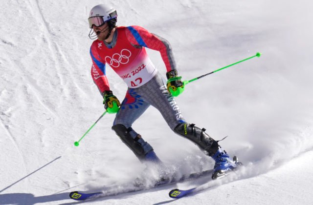 Tímová paralelná súťaž bola pre silný vietor presunutá na nedeľu