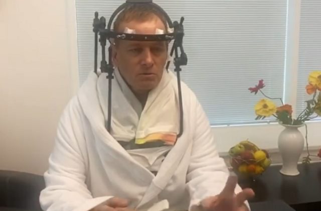 Správne konanie pre Kollárove návštevy v nemocnici skončilo