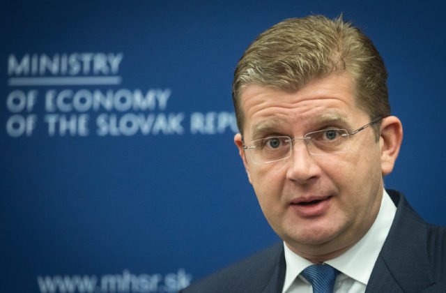 Vyšetrovanie exministra Žigu pokračuje. Pre Hlas stále aktívne pracuje a vystupuje aj v parlamente