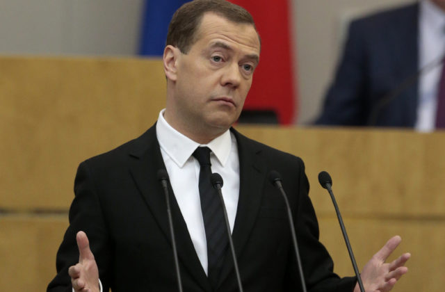 Medvedev naznačil