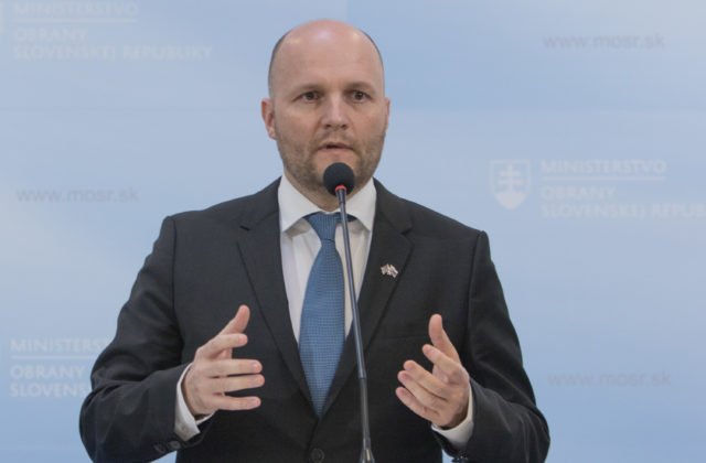 Slovensko daruje Ukrajine bojové vozidlá pechoty