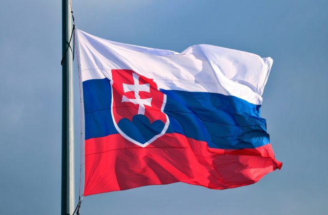 Pre 88 percent Slovákov je dôležité žiť v demokraticky riadenom štáte. Sme pod priemerom