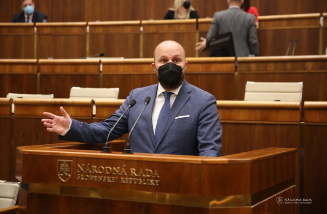 Putin rozumie len tvrdej sile