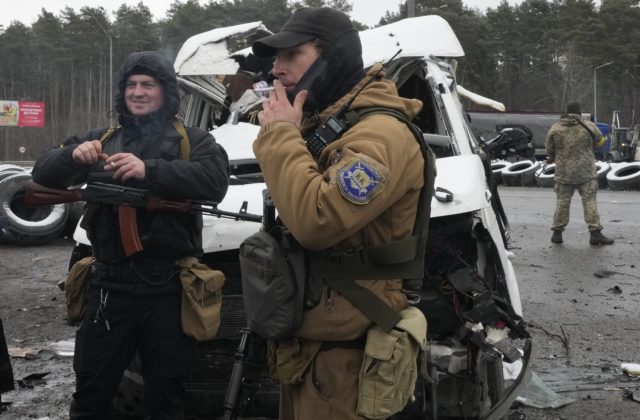Na Ukrajinu prišlo bojovať cez 20-tisíc cudzincov z rôznych krajín
