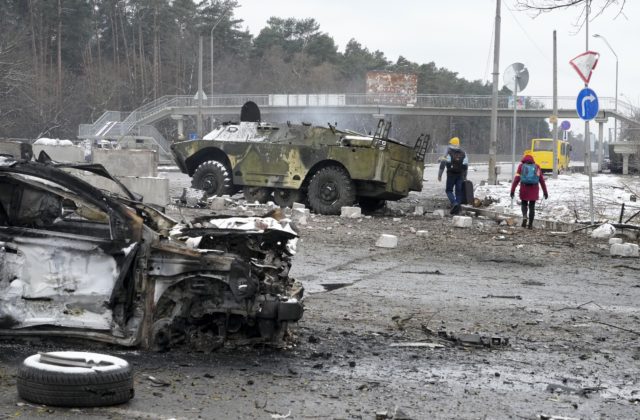 Morálka medzi ruskými vojakmi na Ukrajine klesá a niektorým jednotkám vraj dochádza jedlo a palivo