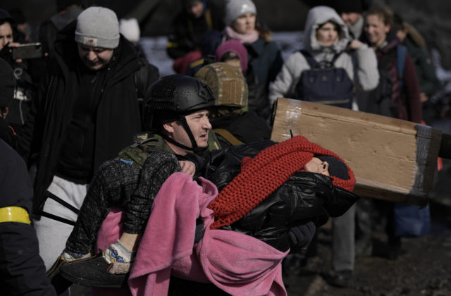 Na Ukrajine sa podarilo otvoriť deväť humanitárnych koridorov